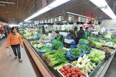 上海热线HOT新闻--蔬菜价格持续大幅下降 上海菜价普遍回落一成